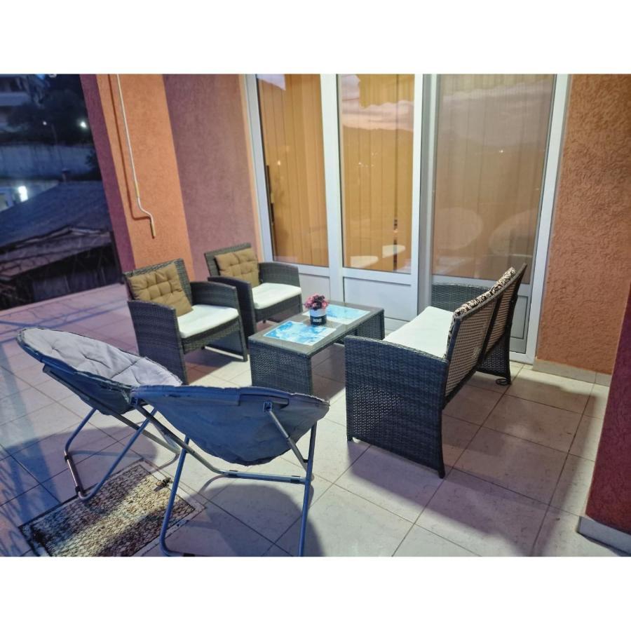 Family Apartment-Dilorena Bar Exterior foto